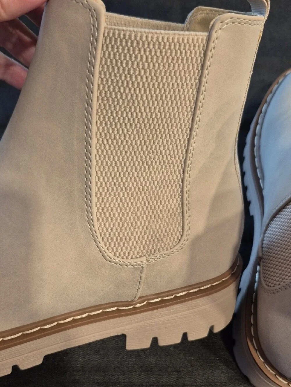 Soda Chukka Sueded Boots in Light Beige